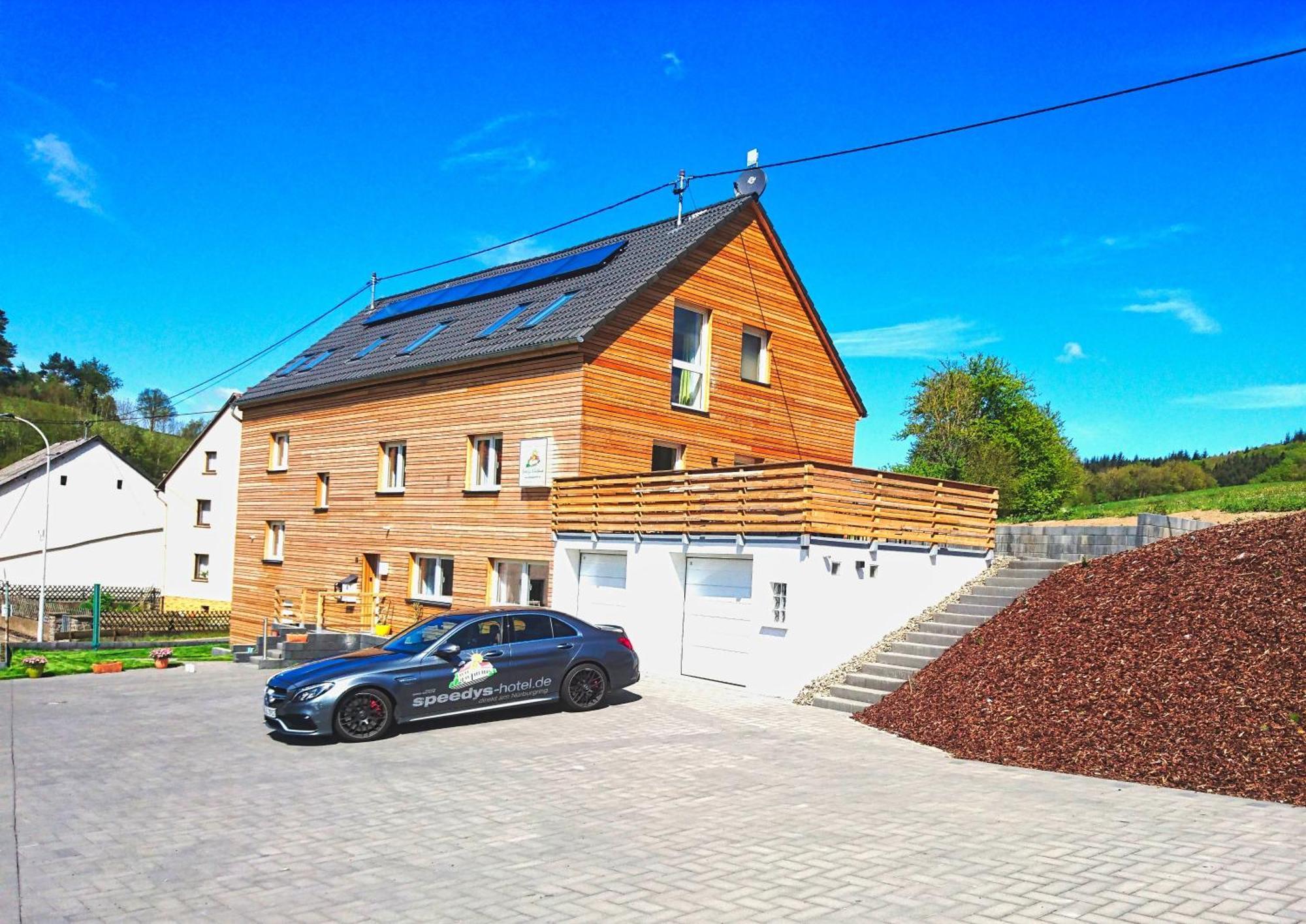 Speedys Apartments Am Bruennchen Herresbach Buitenkant foto